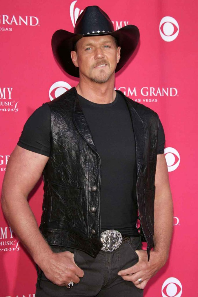 what kind of cowboy hat does trace adkins wear